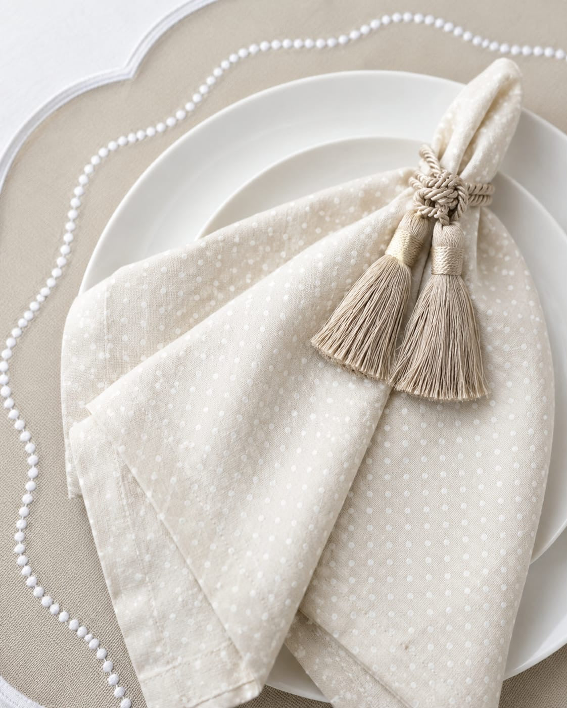 Luxury Table Set for 6 – Beige Placemats, Napkins & Handmade Napkin Rings | Gift Box | ArtByCrosa