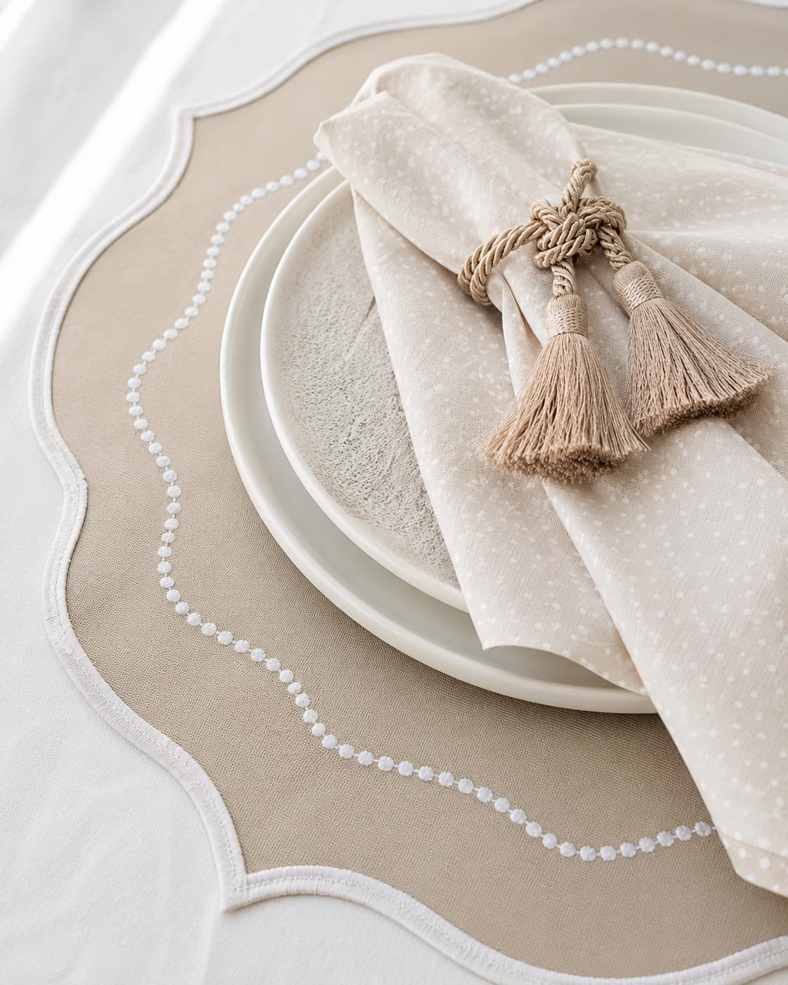 Luxury Table Set for 6 – Beige Placemats, Napkins & Handmade Napkin Rings | Gift Box | ArtByCrosa