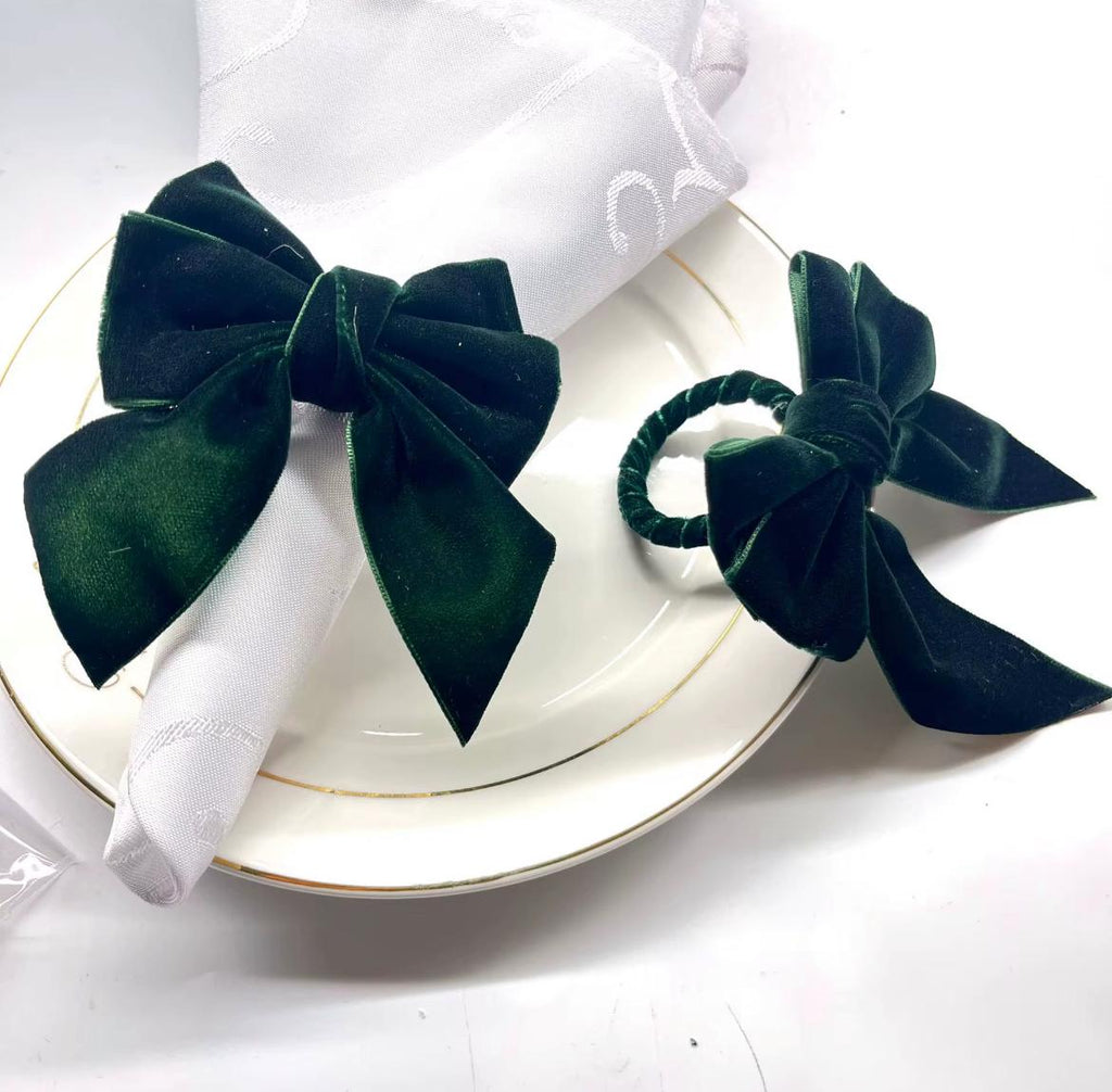 Velvet Bow Napkin Rings – Set of 4 | Holiday Table Décor, Wedding & Party Serviette Holders (Red or Green)