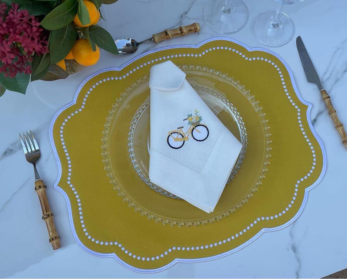 High Quality Polyester Placemat Scalloped Edge Design Dotted Trim Detail Rectangular Table Mat Elegant Dining Accessory Christmas Table Decoration Holiday Setting Collection Beautiful Modern Decor Festive Meal Preparation Set Of Four